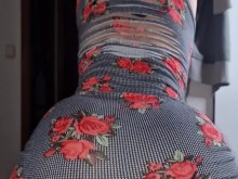 MI PADRASTRO SE QUEDA A SOLAS HABLANDO POR TELÉFONO CON MI MAMA Y ME LO FOLLO A ESCONDIDAS EN VESTID