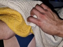 MI  HERMANASTRO QUIERE FOLLAR POR PRIMERA VEZ Y DEJAR DE SER VIRGEN CORRIENDOSE EN MI CULO