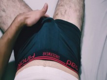 Acaricia suavemente mi polla