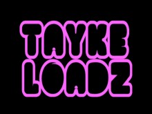 Adolescente universitaria perfecta se frota el clítoris mientras recibe un creampie