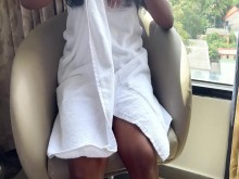 Madrastra cachonda pilló a su hijastro masturbándose