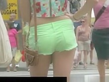 culos adolescentes en pantalones cortos ajustados (18+)