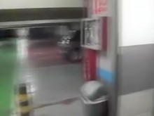 Novia Mamada y Facial en Aparcamiento Público