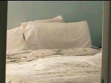 pilla a una pareja teniendo sexo oral y regular