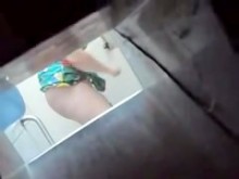 Masturbación cachonda de mujer con vestido levantado