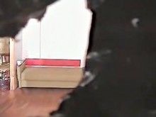 esposa masturbándose su coño mojado