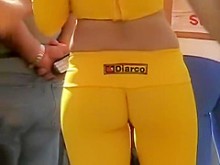 Culo blandito en jeans