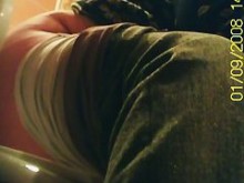 Orinando pilla a una madura orinando