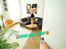 Hermanastro me folla muy duro por poner música alta en la mañana