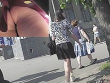 Suave culo upskirt (falso) en el transporte público