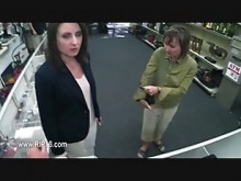 Chica súper amateur en un lugar voyeur secreto