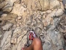 Ébano folla coño cremoso junto a un arroyo y SQUIRTs