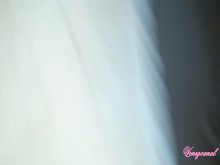 Ella abre su gran culo y recibe una follada anal en su culo apretado