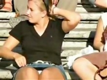 espiar upskirts (falso) en publico