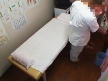 follar sexo para chica asiática en la sala de masajes