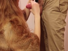 Sexo casero en pareja real! ¡Primer plano de una mamada pelirroja y un polvo misionero!