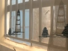 CASI PILLAN ???? PÚBLICO SACANDO POR LA VENTANA????????