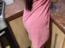 Suegra Caliente se queda sola en casa con el Yerno. QUE CULO ENORME!????????