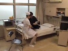 Enfermera cachonda y pervertida disfruta de una follada dura japonesa