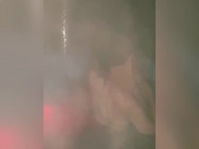 Esposa caliente quiere que el mejor amigo de su marido esté en un jacuzzi cuando su marido fue a tomar algo. 3:15s ♡