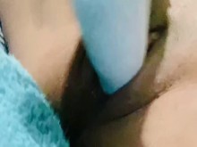 Me follo el coño con lo que mi amigo me pida