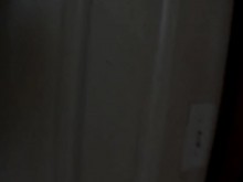 ¡¡El hijastro de Miley asoma y anota mientras papá no está!!