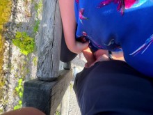 Paja pública extrema y arriesgada en un lago muy frecuentado - Paja descuidada y corrida