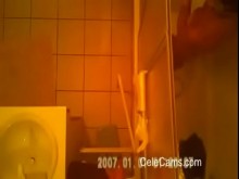 Cámara oculta - Milf enjabonándose nuevo
