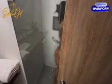 Amigo voyeur me folla luego de que salgo de la ducha-SALOMÉ GIL