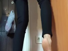 Capté una conversación telefónica amateur llamando a mi marido. Les dije que me llevaran a la casa de Sahar. Los traicioné hablando iraní.