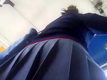 debajo de la falda de cole