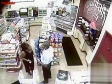Niña negra arrestada por orinar en una tienda de conveniencia