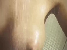Yo haciendo la ducha