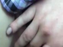 Dedo y mientras conduce
