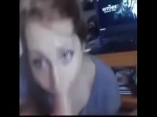 Novia casera chupando polla