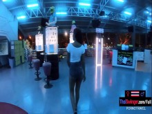 Novia asiática de gran culo hizo un vídeo porno casero después de ir en karting con su novio