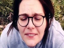 Sarah Sota recibe un facial en público - Casi la atrapan mientras folla al aire libre