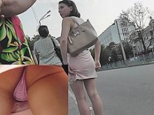 Video sincero upskirt (falso) con cinturones rosas