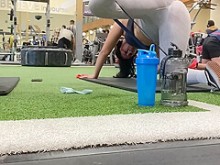 gimnasio puta sincera estirándose