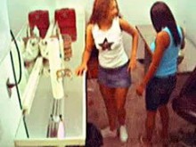 Lamiendo animadora lesbiana