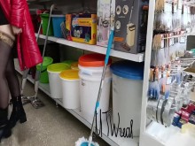 En una ferretería sin fondo