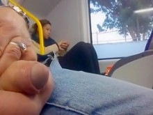 ¡Qué manera de hacer que el viaje en autobús sea interesante!