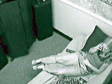 Porno real oculto de chica masturbándose y chupando la polla dura