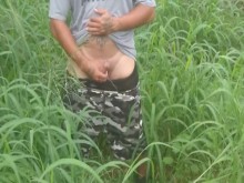 Chica pilla a su novio masturbándose con otra mujer en el popular Spring Creek