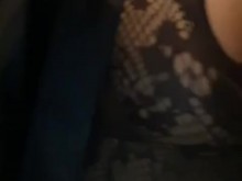 VECINA AFUERA. SALI CON MI NUEVA LENCERIA 2DALE UNA PROMOCION..(; MIRA QUE DUROS ESTAN MIS PEZONES!