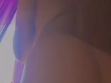 Completamente desnuda deseándote un buen día
